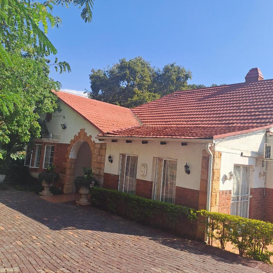 Moonlight Guesthouse Pretoria-Noord Zewnętrze zdjęcie